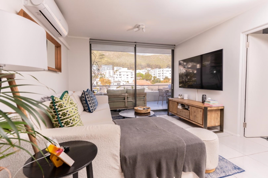 To Let 2 Bedroom Property for Rent in Sea Point Western Cape